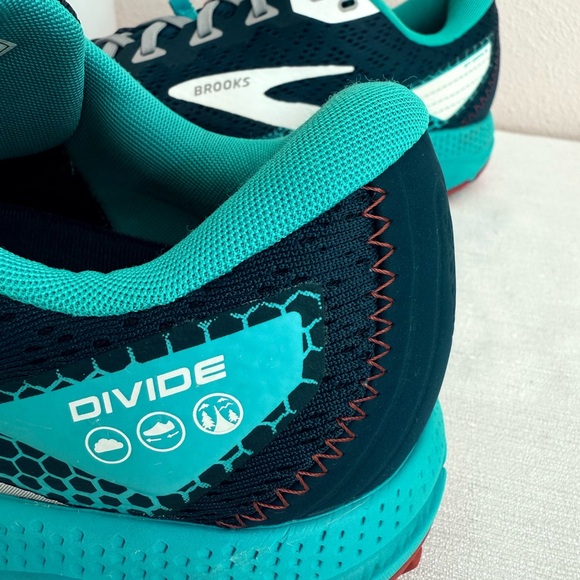 Brooks Trail Turquoise/Black Divide 3 Athletic Sneakers - Picture 8 of 14